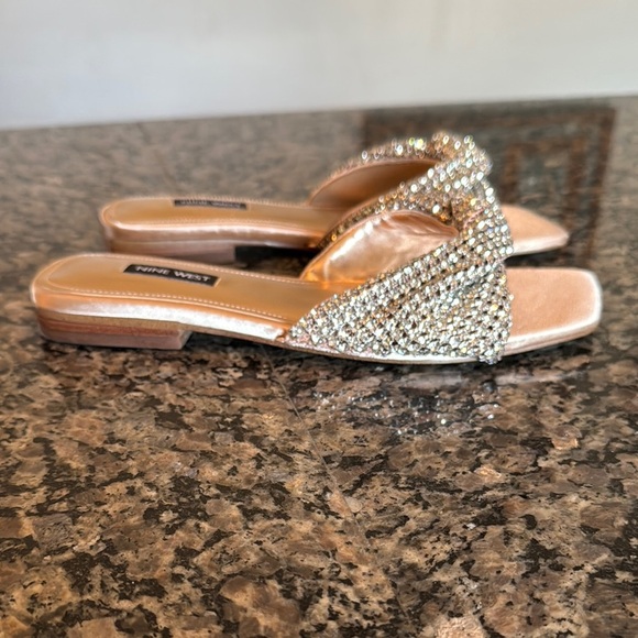 Nine West embellished square toe Gold and Silver Women's slide Sandals 7.5 NWOT - Picture 6 of 11